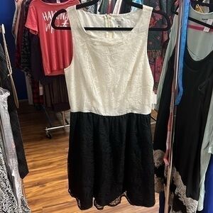 Mac and Jac size large dress, new with tags, black and white